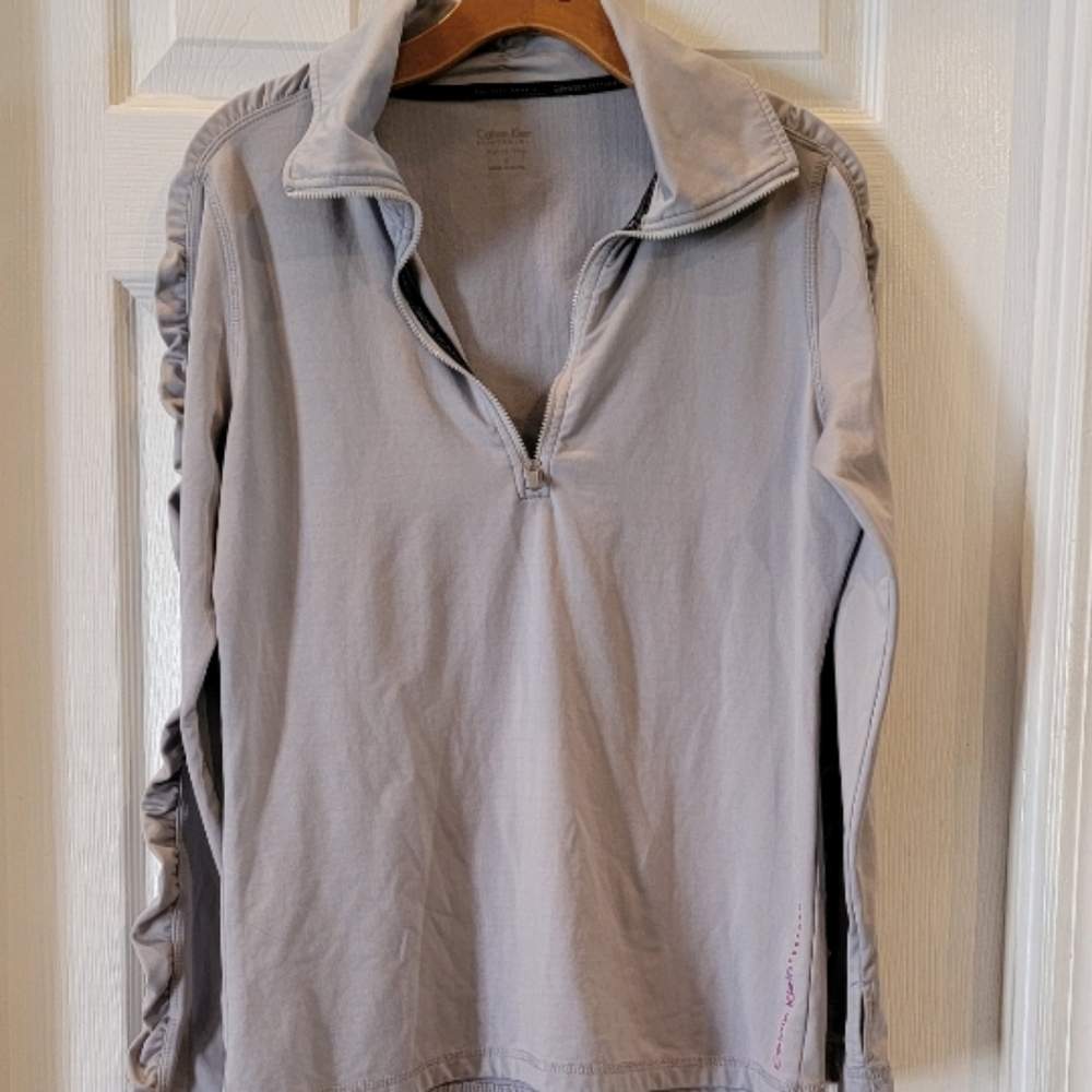Calvin Klein's Women's Performance Sweater Gray Large